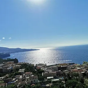 https://a-casa-di-italia.hotels-amalfi.com