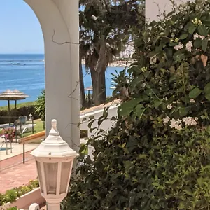 Tranquil Oceanfront Escape, One-bedroom Haven Apartment Mijas
